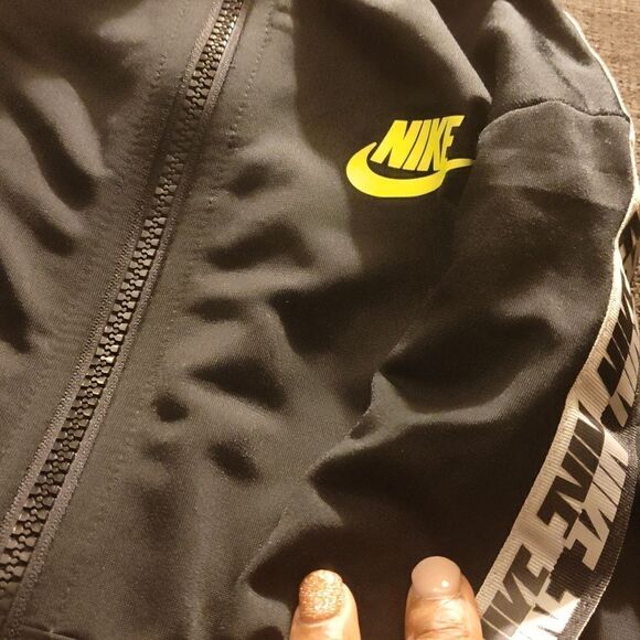 Nike black zip up jacket nwt - Picture 4 of 6